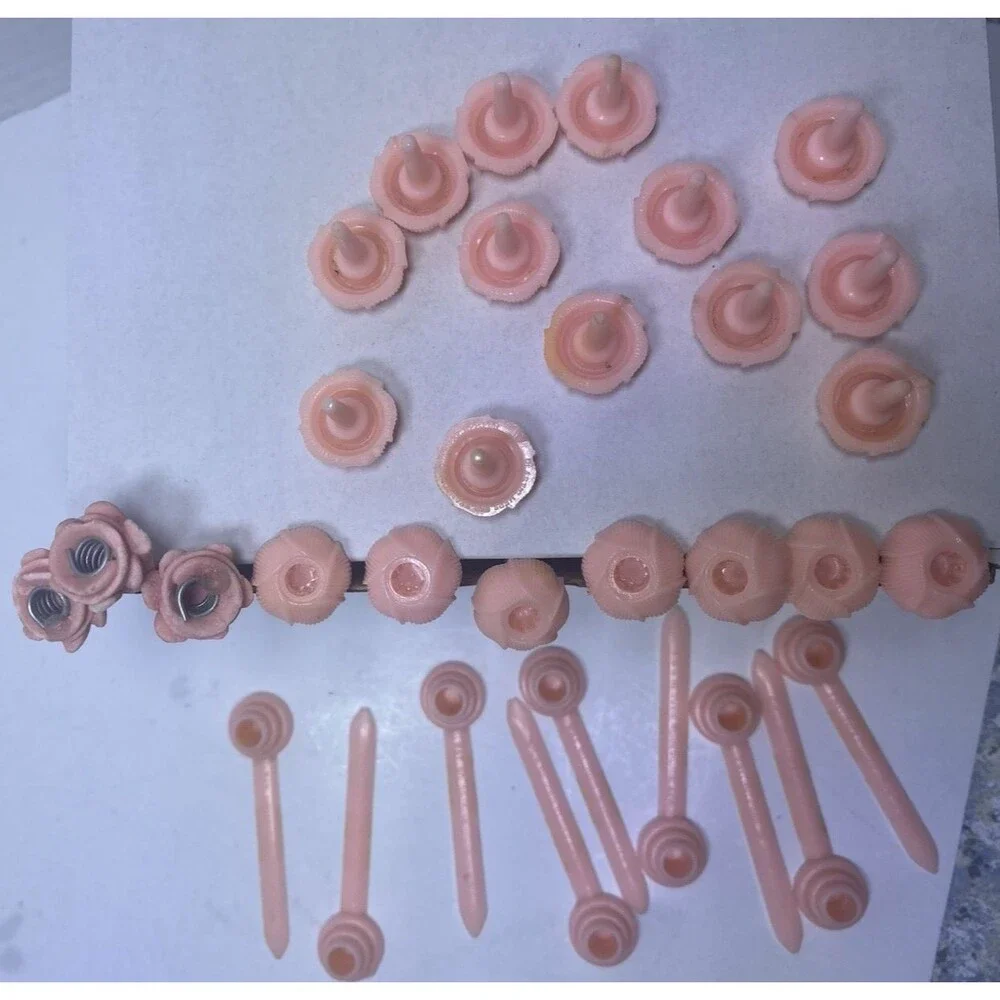 32 Vintage Birthday Cake Plastic Flower roses Holders + 26 candles in box